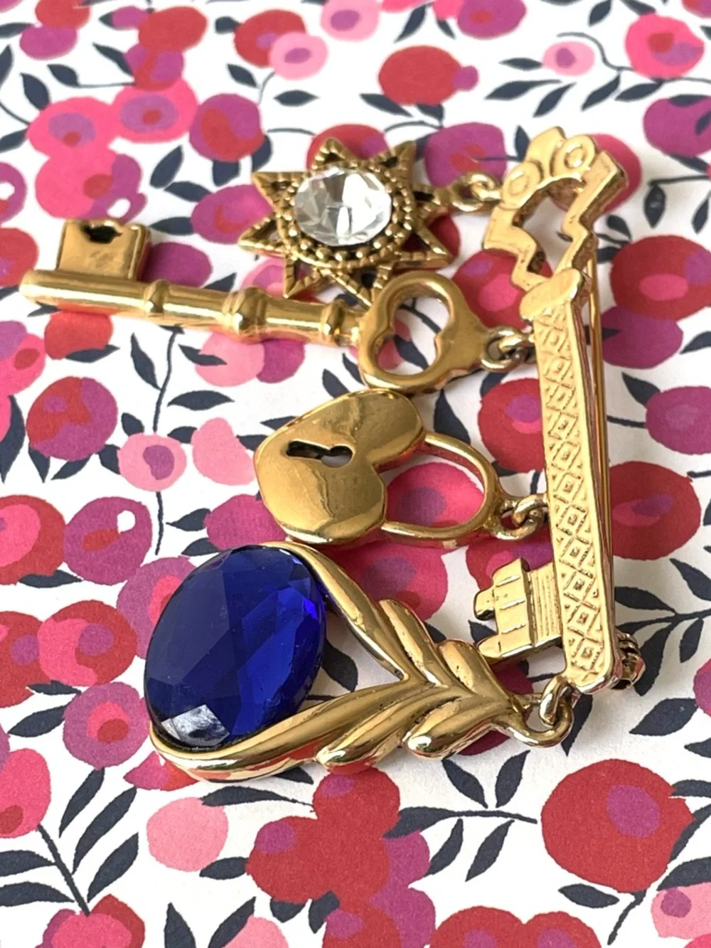 Vintage goldtone skeleton key brooch w/ dangling charms heart lock Victoriana